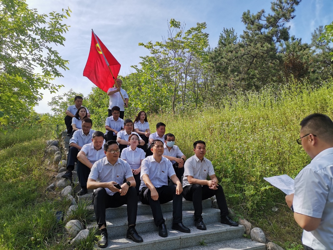主題教育丨深圳廣電銀通西北分公司開展“黨課搬到紅色現(xiàn)場(chǎng)，主題教育入腦入心”主題黨日活動(dòng)
